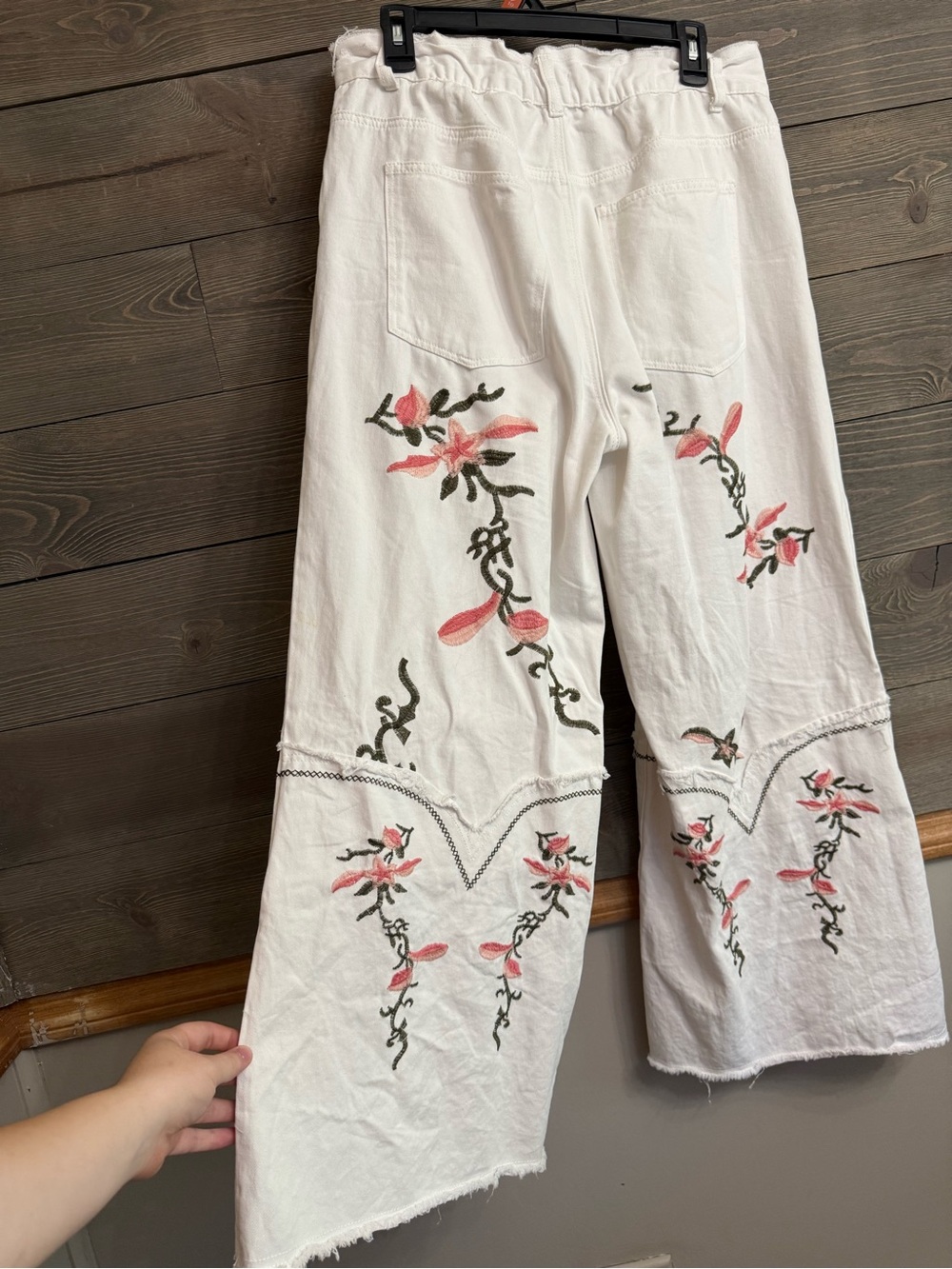 POL Embroidered Floral Wide-Leg Pants - Picture 3 of 9
